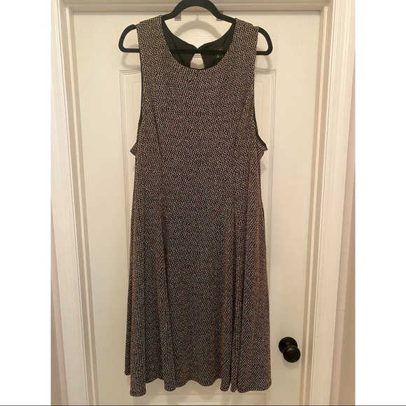 New black and gold shimmer Torrid dress with pockets size 2 - Picture 4 of 6